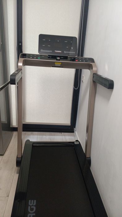 Vand banda de alergare TOORX, Motor 4 CP, Inclinatie electrica 12%