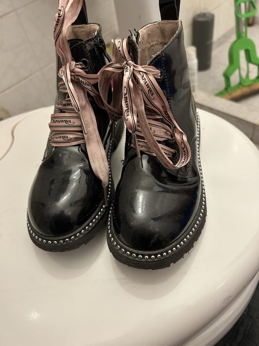 Детски лачени боти