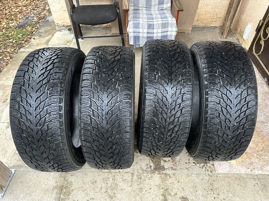 Продам резина зимняя нешипованная липучка