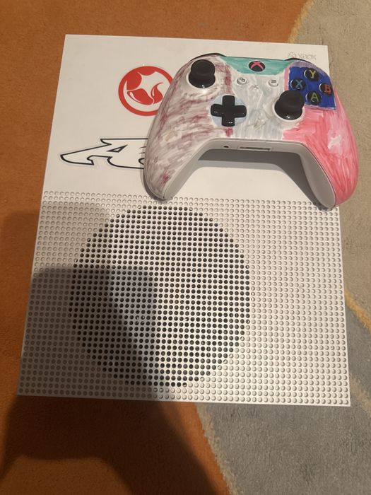 Xbox one cu 256gb si un controller