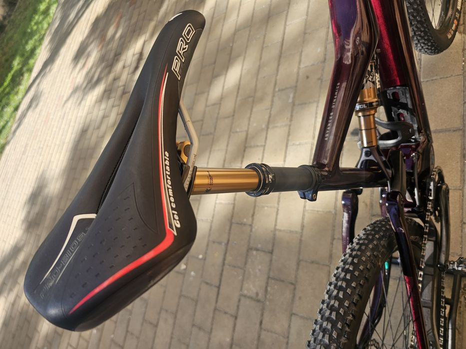 Bicicleta electrica carbon Orbea Rise M-Team 29"