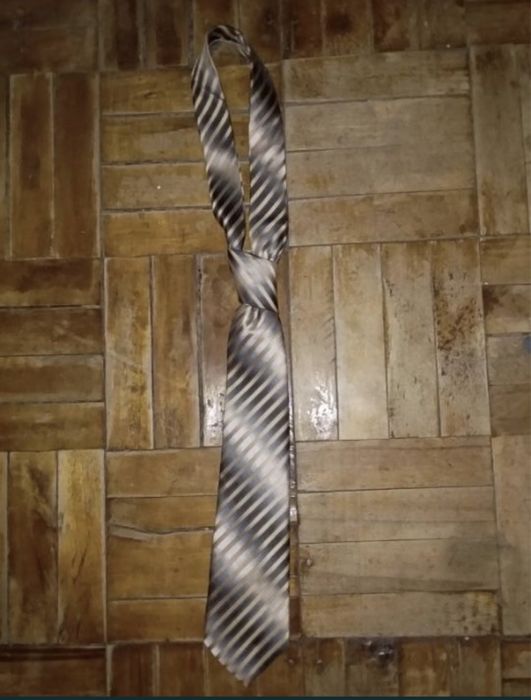 Галстук, магнитные серьги, запонки