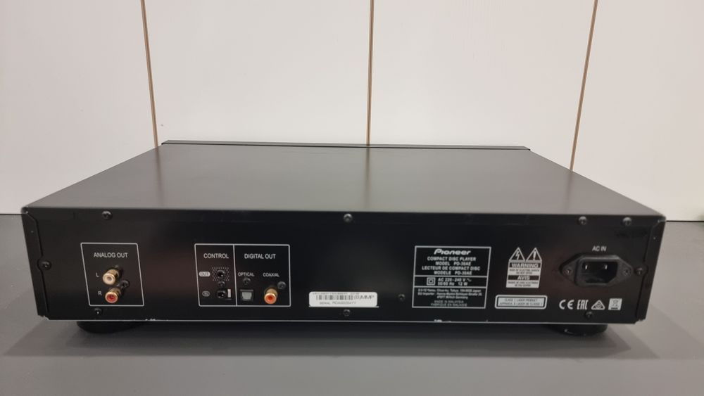 Compact disc player Pioneer  PD -  30 AE
