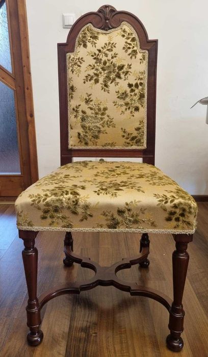 Vand masa vintage din lemn masiv cu 6 scaune