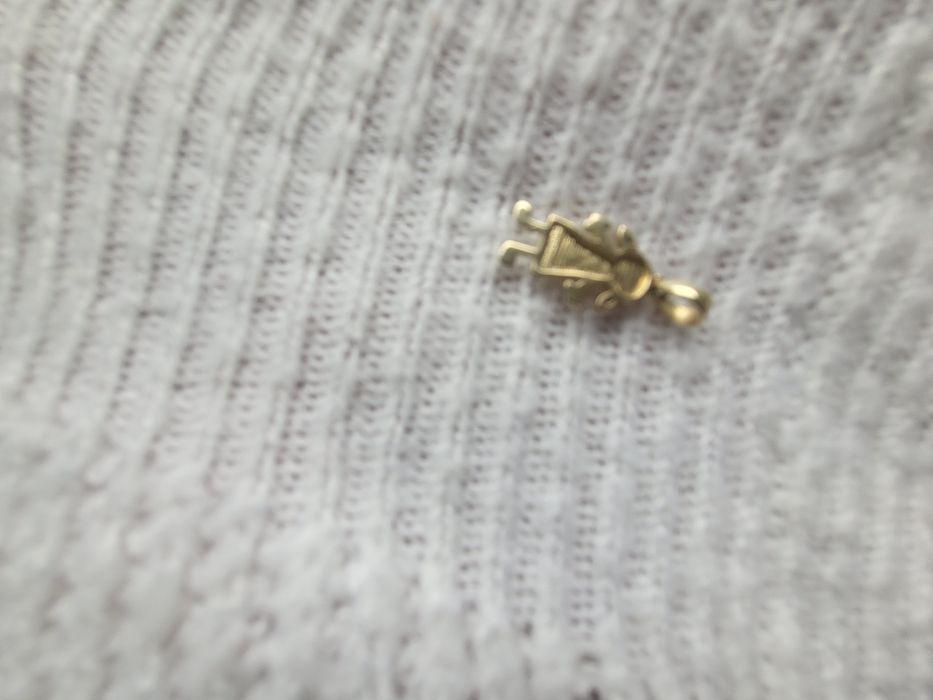 Mandating fetita aur