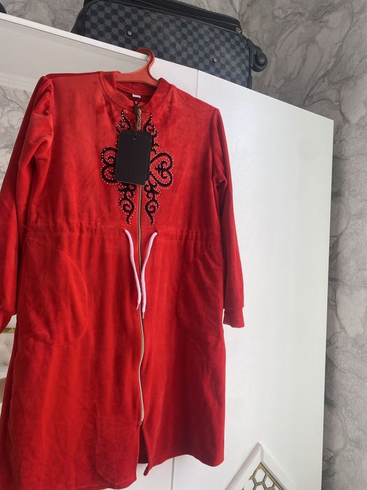 Женский халат красный