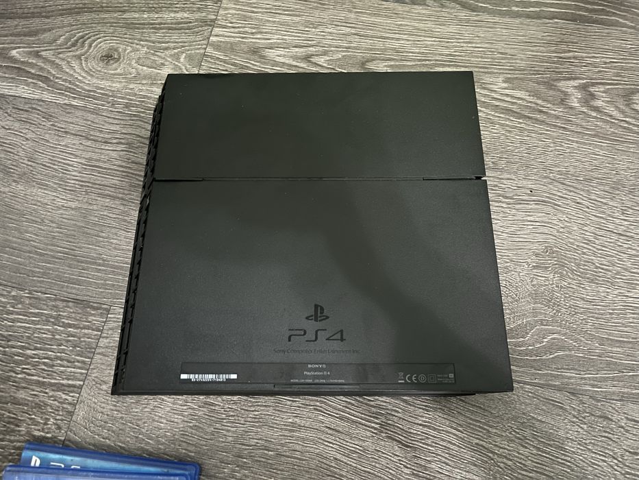 Vand playstation 4 fat functional (mentiuni)