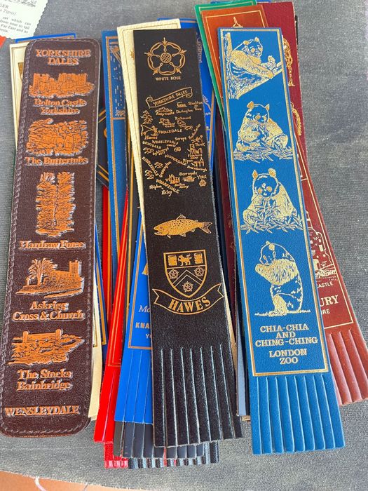 Semne de carte vintage din piele naturala