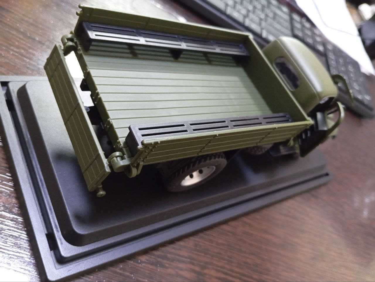 Модель Грузовик военный