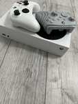 Consola  Xbox Series S 512GB si Volan HORI Racing Wheel Overdrive