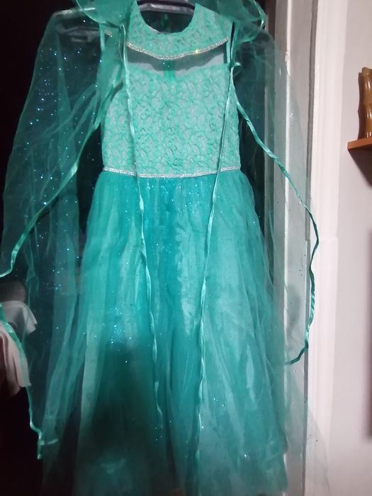 Продам новогодние платья