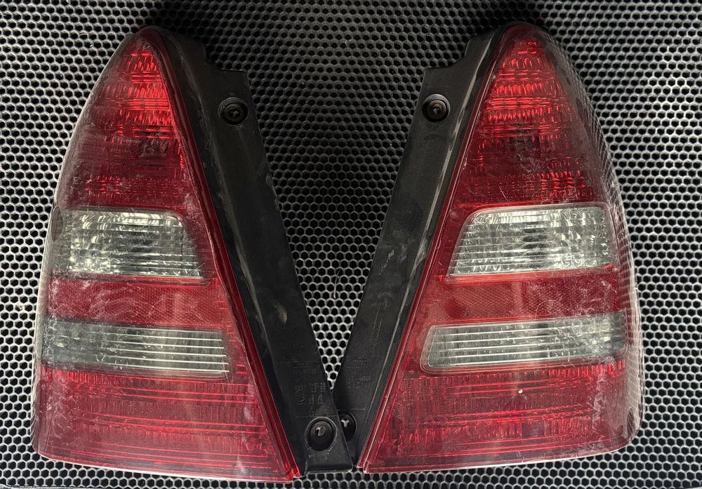 Продам задние фонари