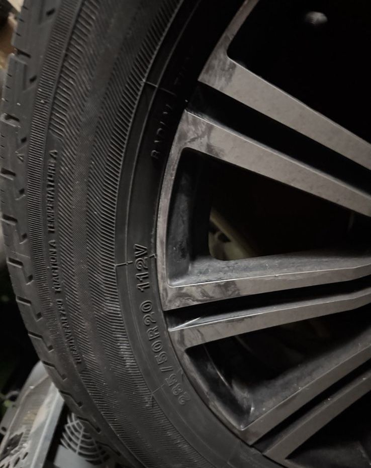 Продам шиныс дисками в оригинале на lx570