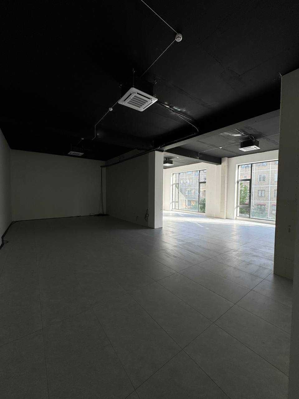 Nurafshon Tinchlik metro  140 m2 open space  ijaraga beriladi