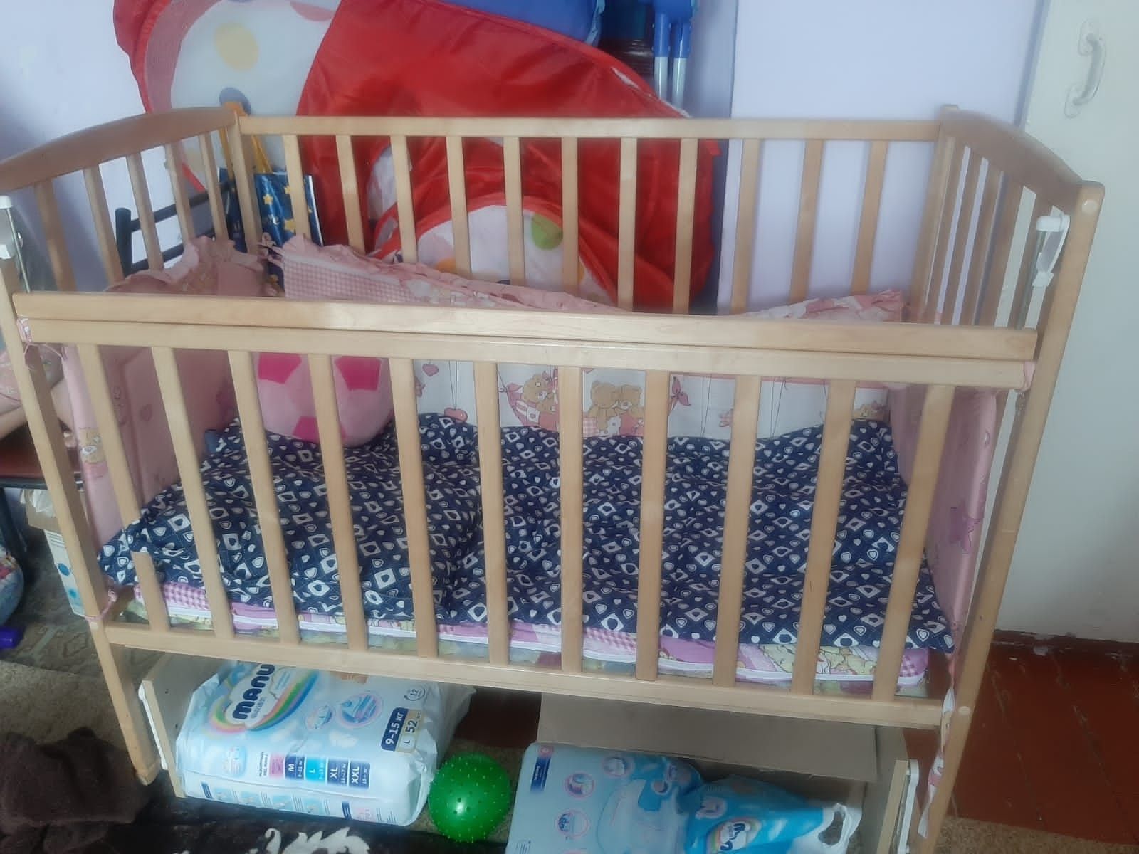 Детская кровать в отличном состояний с бортиком за 10 тыс