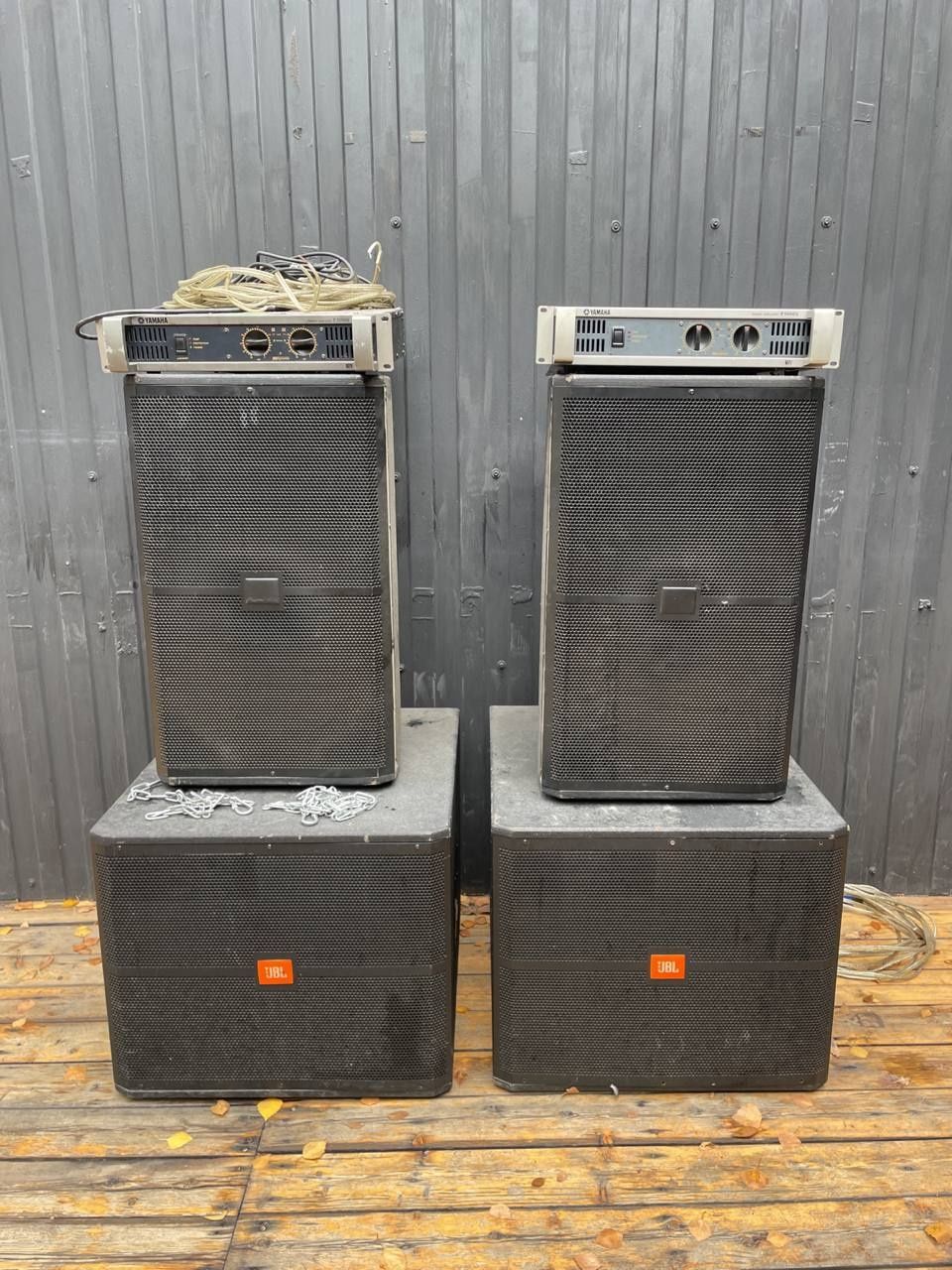 Два топа (колонки) JBL SRX 700