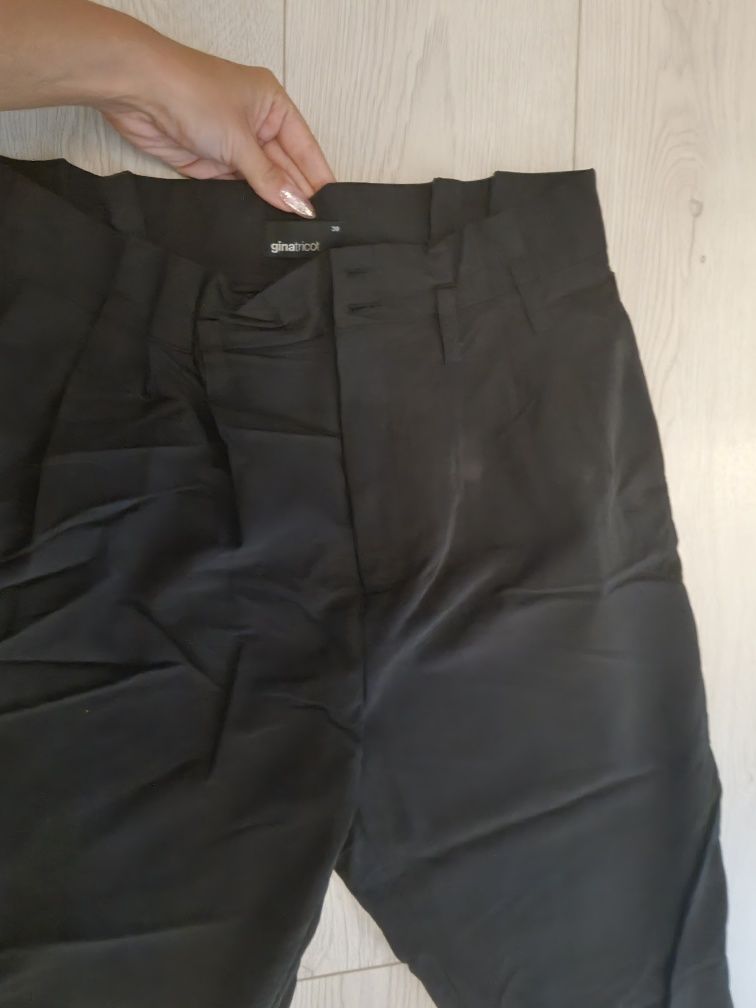 Pantaloni vascoza GinaTricot