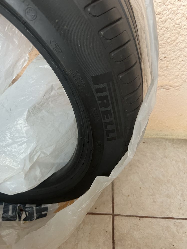 Vand set de 4 cauciucuri pirelli R18 de vara