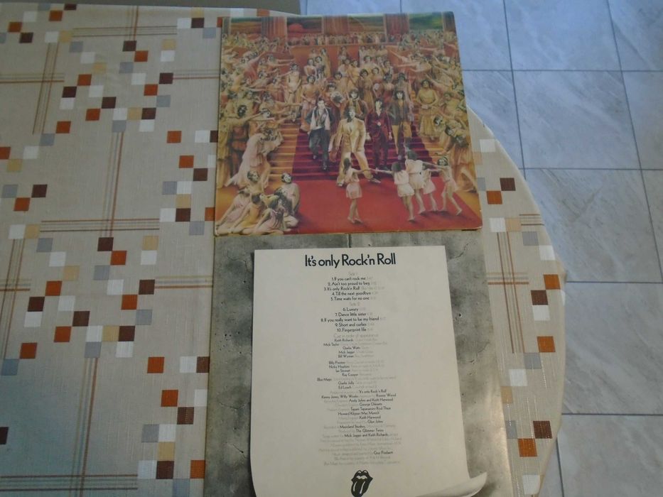 Rolling Stones-its only rock and roll