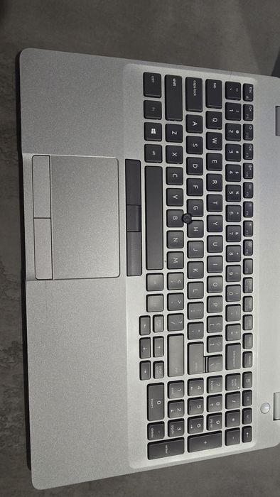 Laptop dell 5510 i5 gen 10,8gb ram 512 ssd