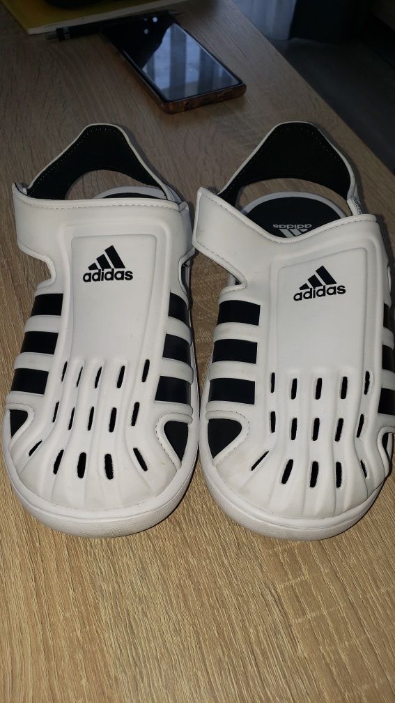 Sandale adidas noi