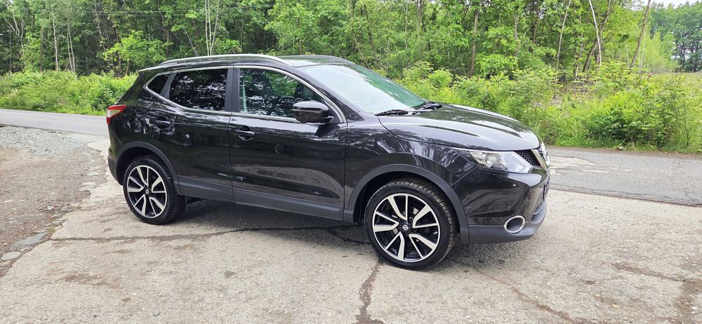 Nissan Qashqai-1.6 DCi *4x4*
