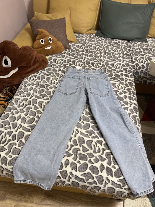 Чисто нови дамски ефектни дънки С/М поскоро М