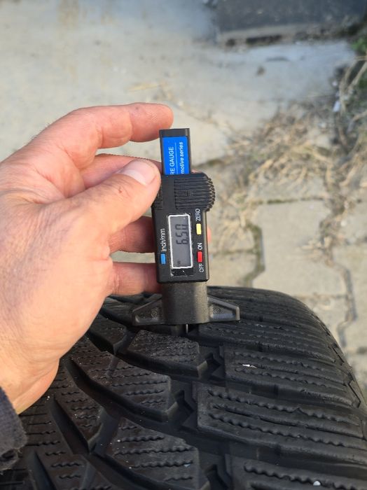 295 35 21 nokian