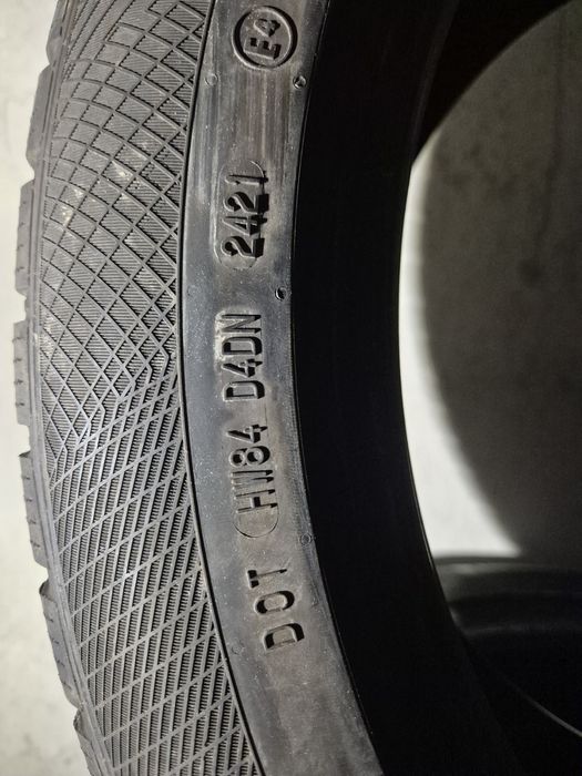 Зимни гуми 235/50/19 Continental 4бр.