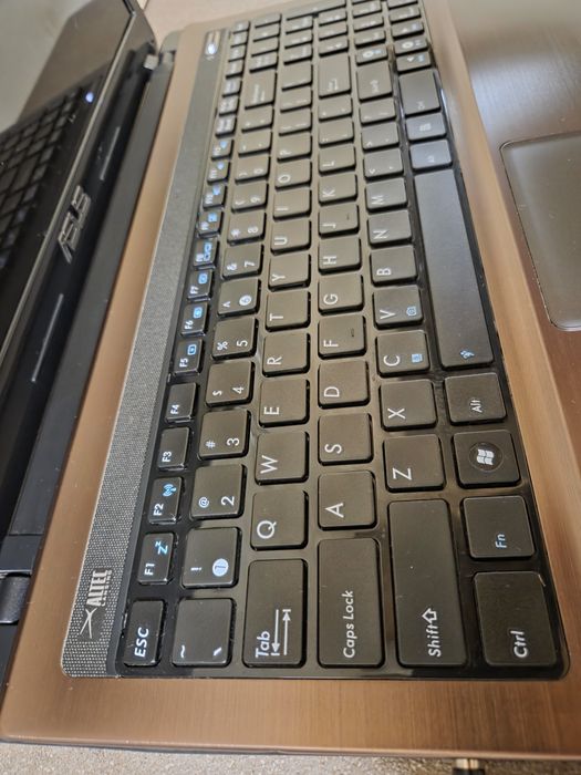 Laptop Asus K53S,i5,Nvidia 610M. Defect,stricat,piese,placa,display.