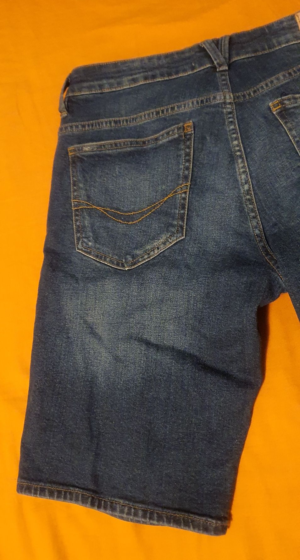 Pantaloni scurti Pull& Bear masura 31/M