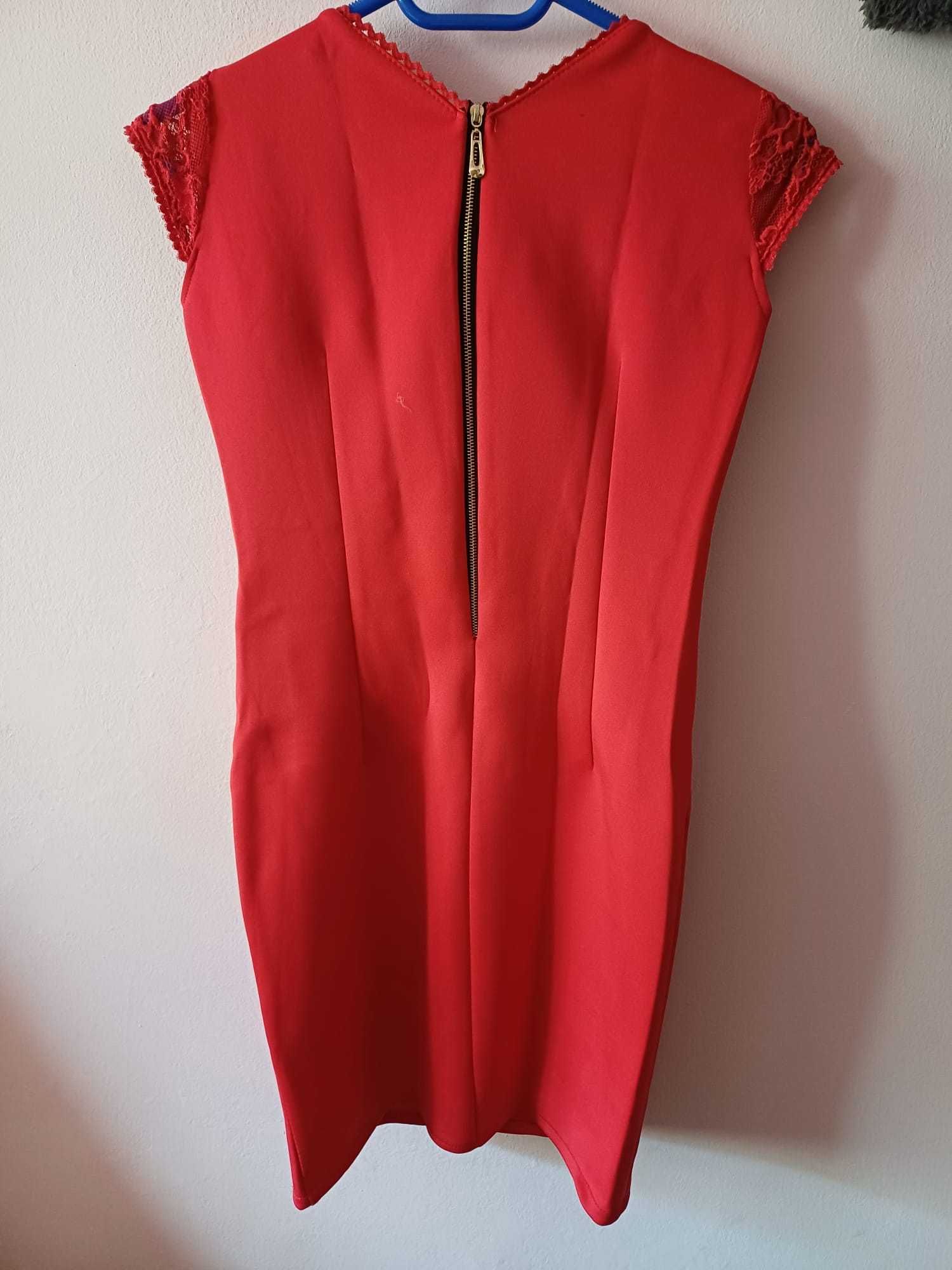 Rochie dantela rosie