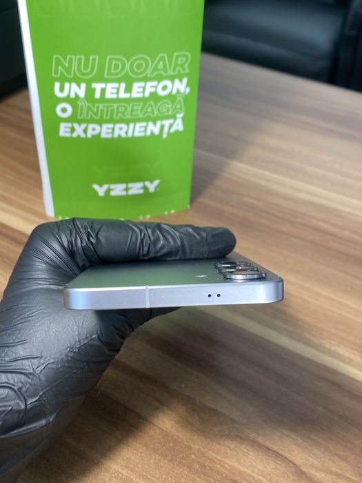 Samsung Galaxy s25 plus • 256 GB • Silver Shadow