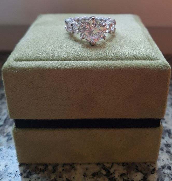 Deluxe Пръстен
140 лв. . Карнобат,