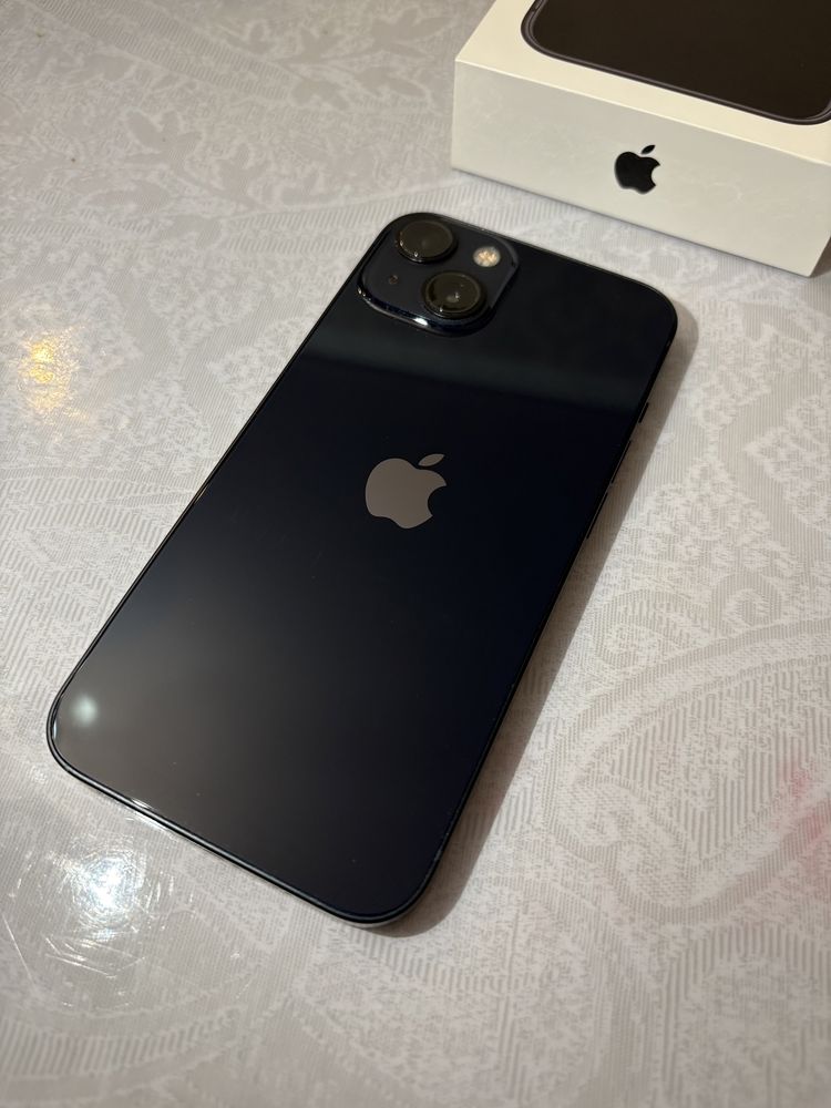 Продаю IPhone 13 256gb в идеальном состоянии.