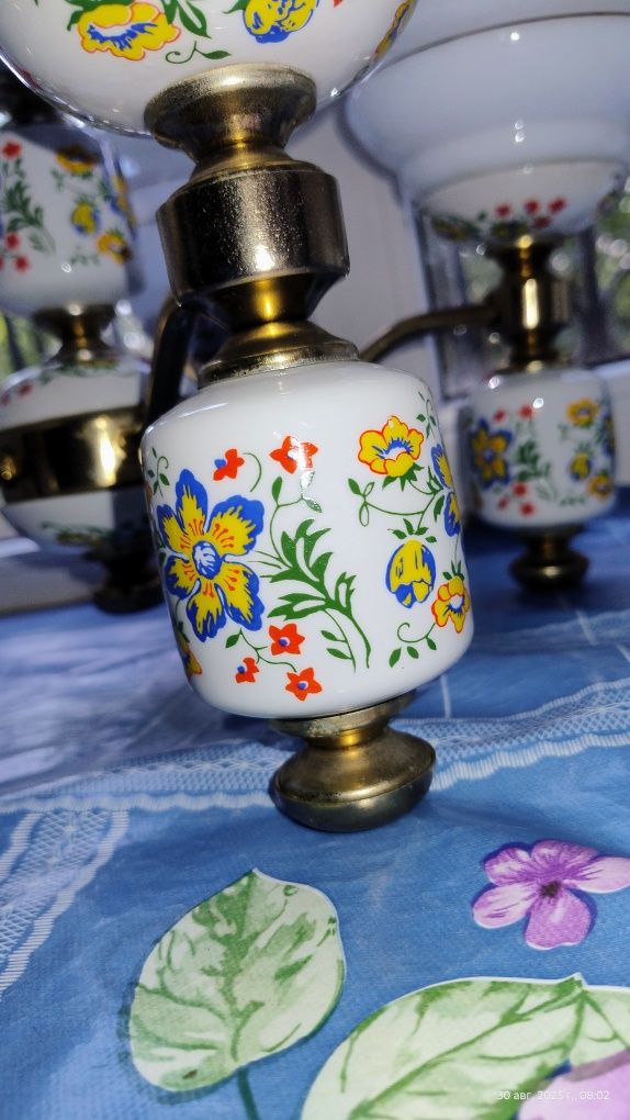 Продам фарфоровую люстру