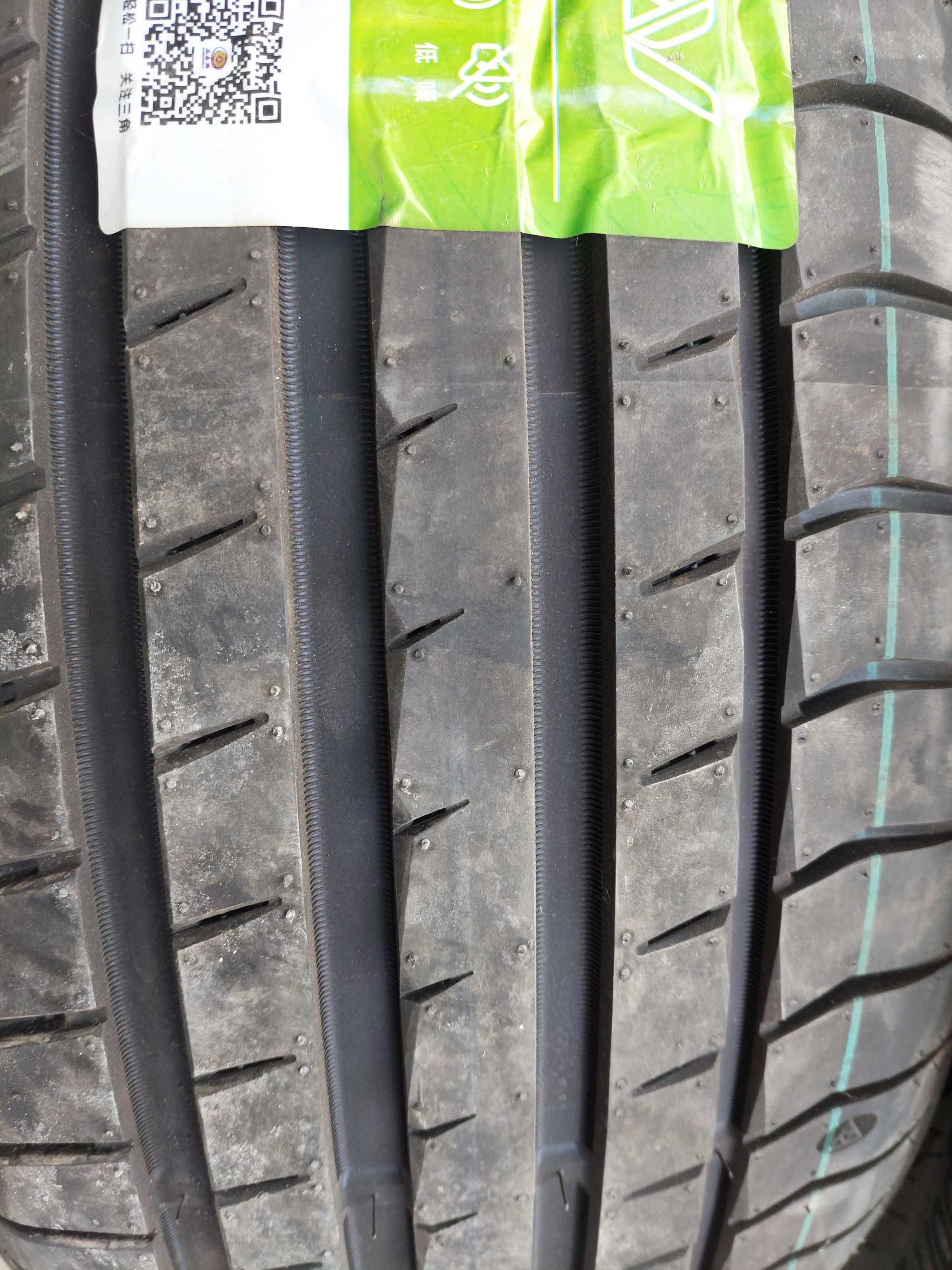 автошины летные размер 215/55 R17 5шт.