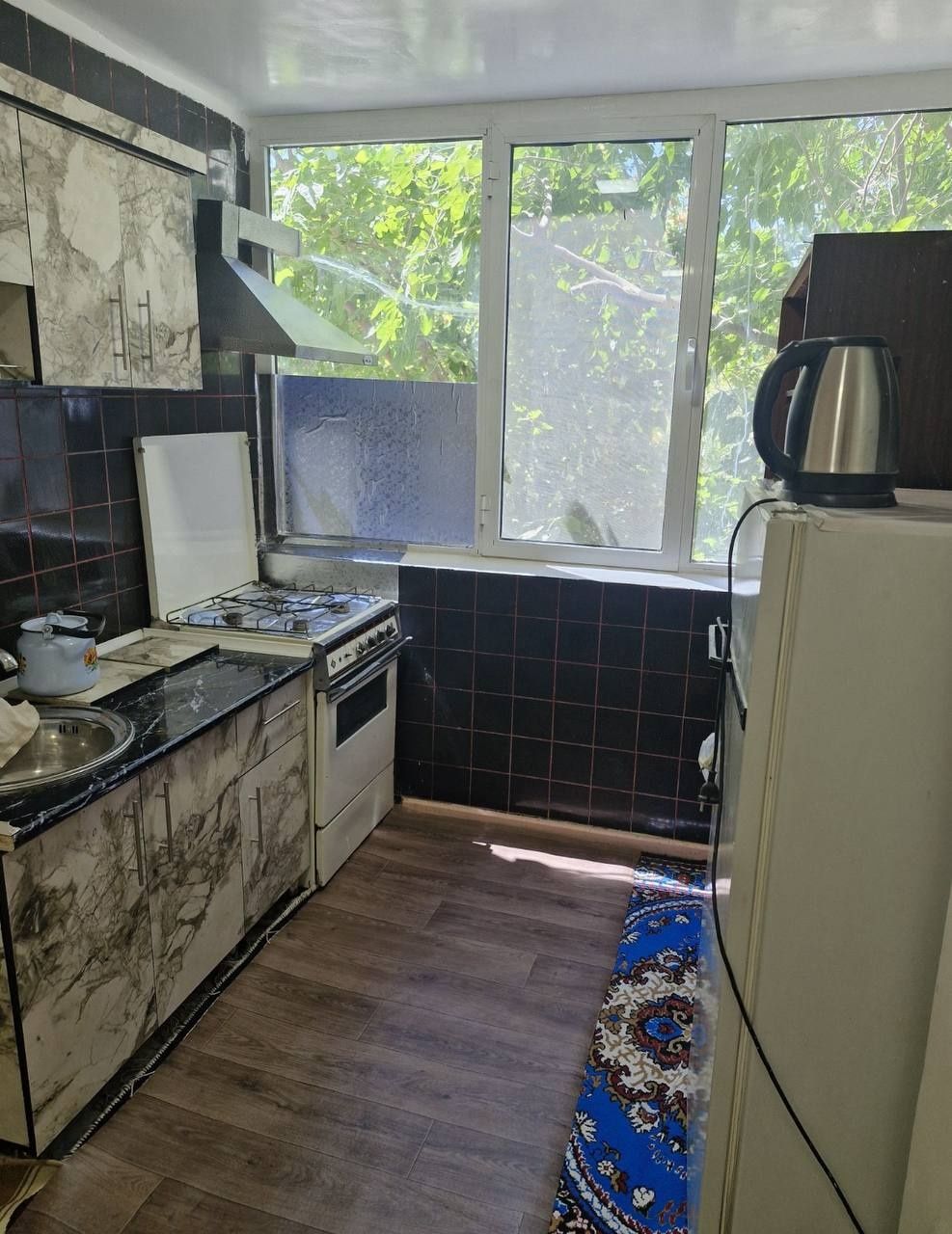 3 хоналик тайор квартира ижарага берилади
