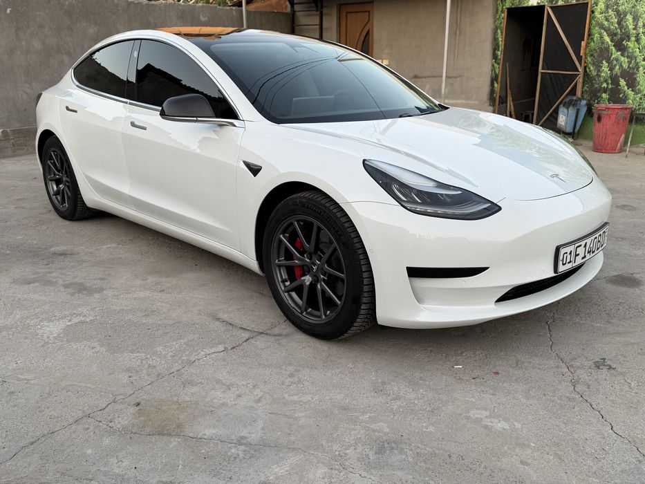 Tesla model 3   2020