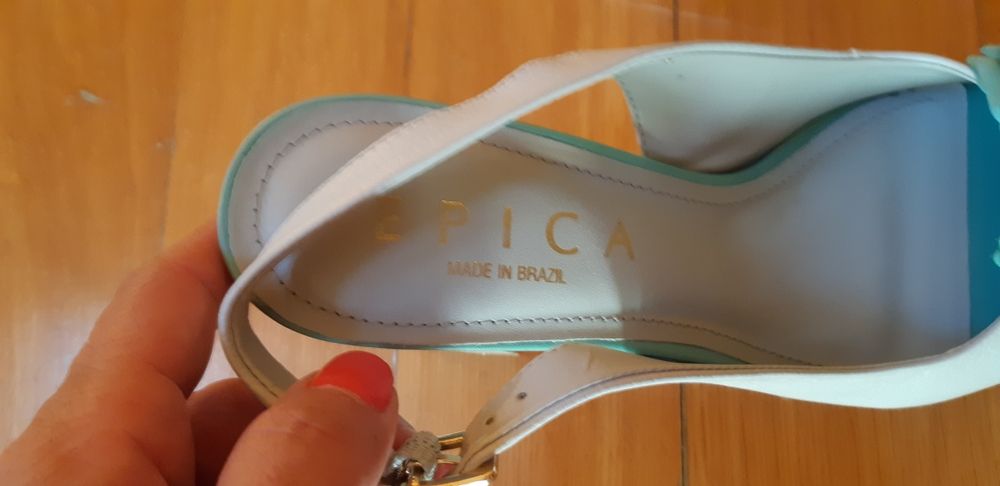 Sandale 36 /37 piele gri noi Epica