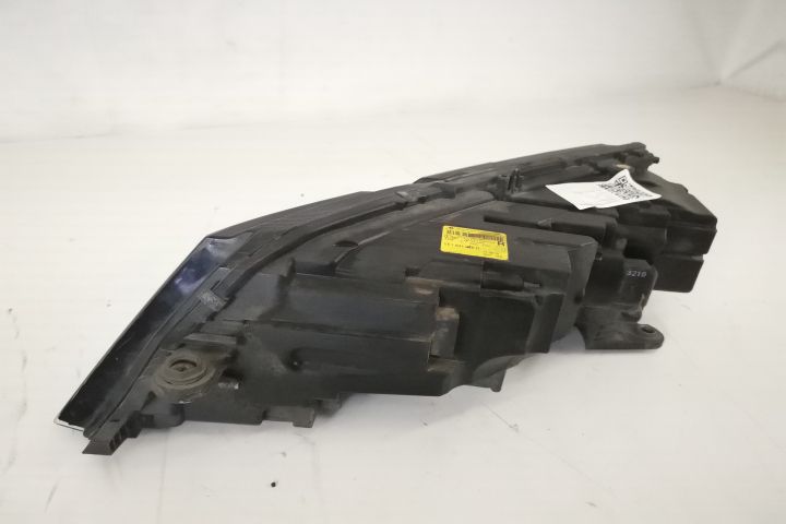 Фар Дясно Оригинален Лед Повреден Шкода / Skoda Octavia 3 [фейслифт] О