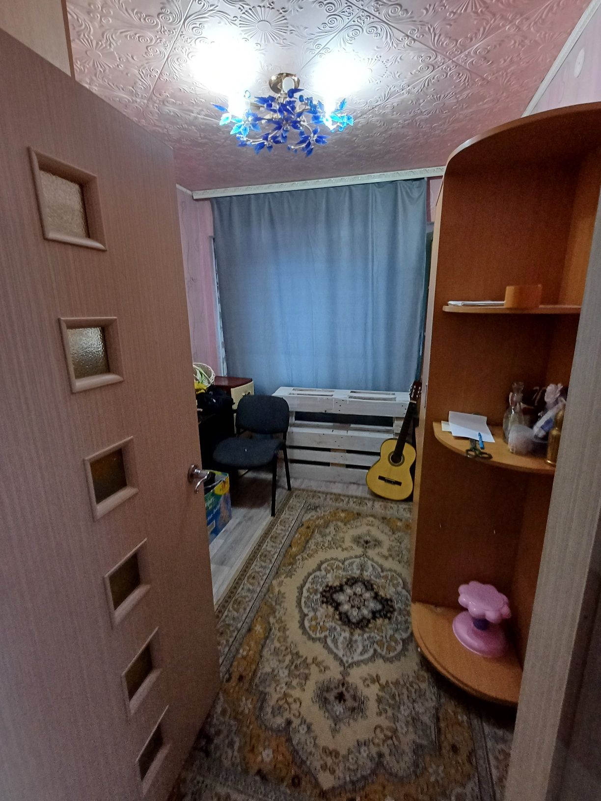 ПРОДАМ трёхкомнатную квартиру в центре