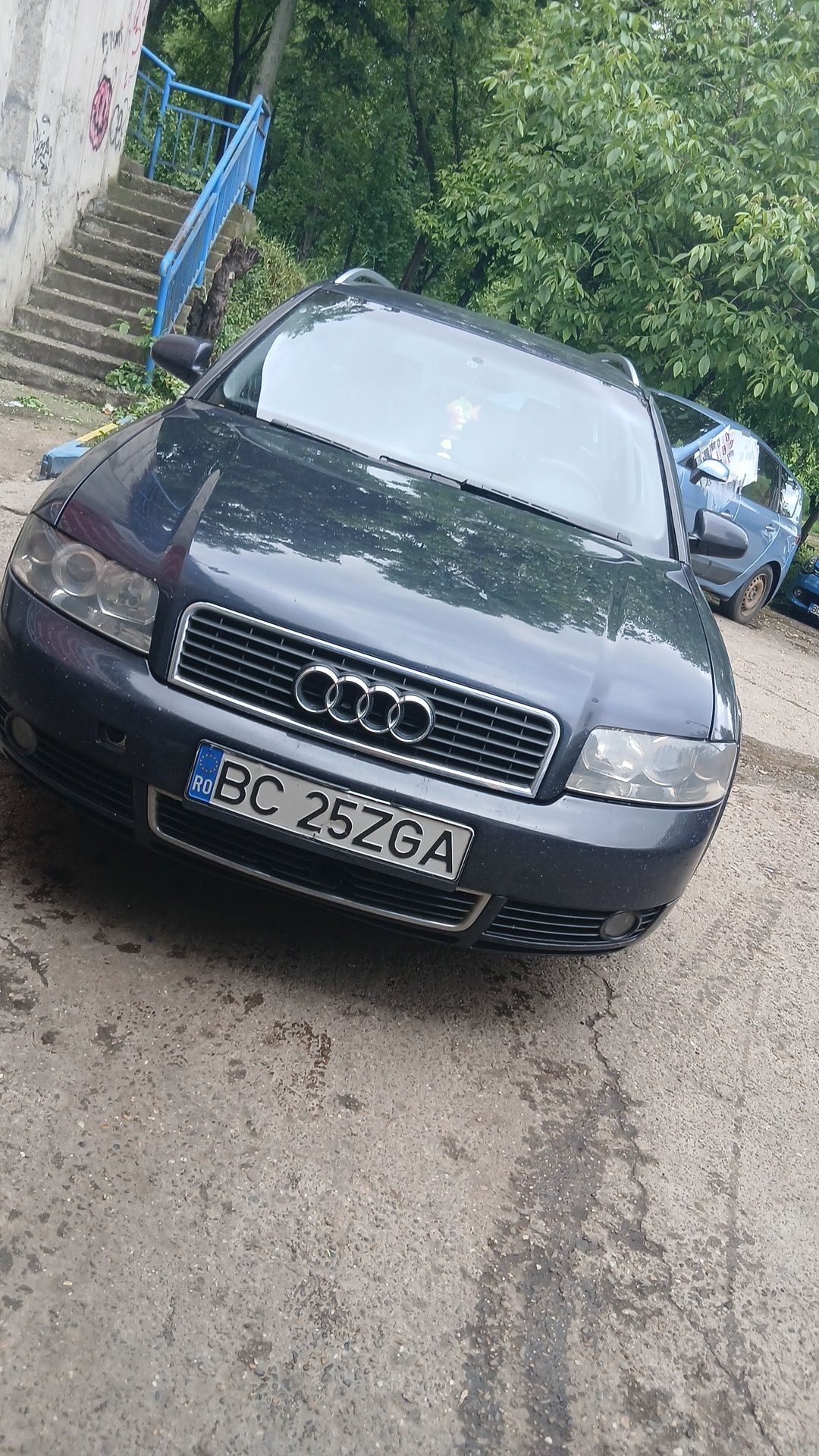 Vând aude a4  b6  din 2002