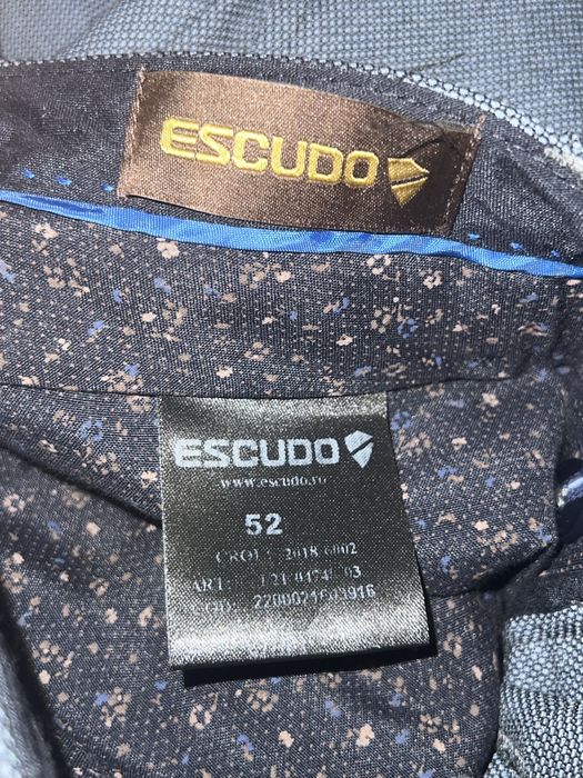 Costum Escudo, purtat doar de 2 ori