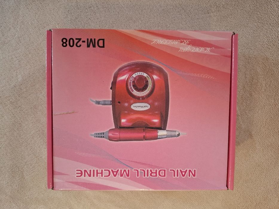 Професионален сет за маникюр-електрическа пила,лампа,прахоуловител