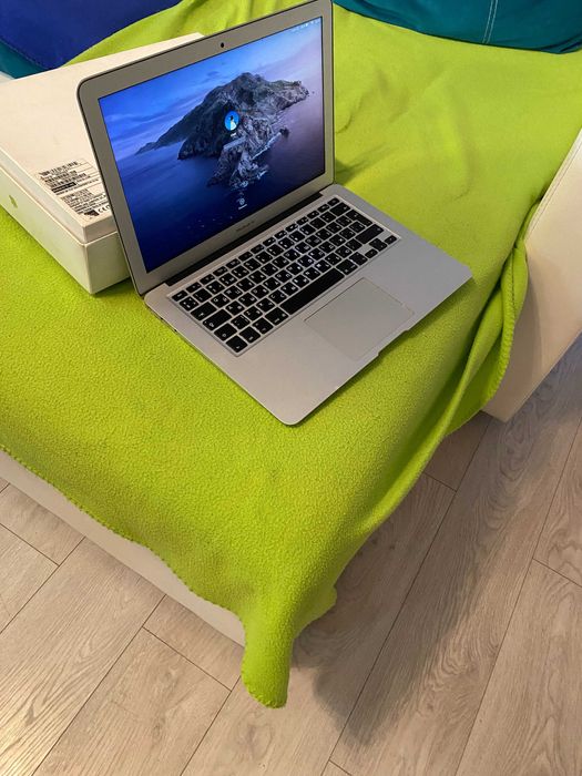Продам MacbookAir 13(макбук) 13дюймов