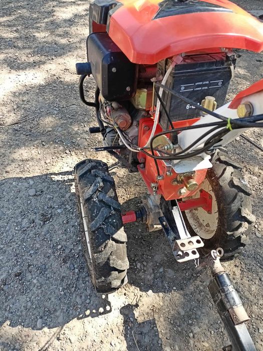 Vand moto cultor ruris de 10 cai pe motorina