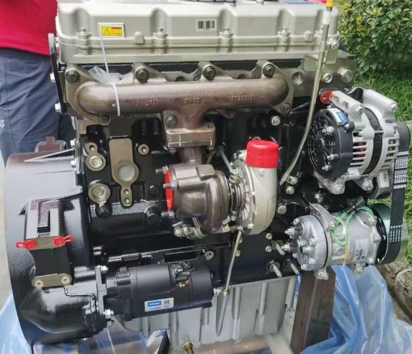 Motor Perkins 1104D-E44TA Caterpillar C4.4 nou cu garantie 12 luni