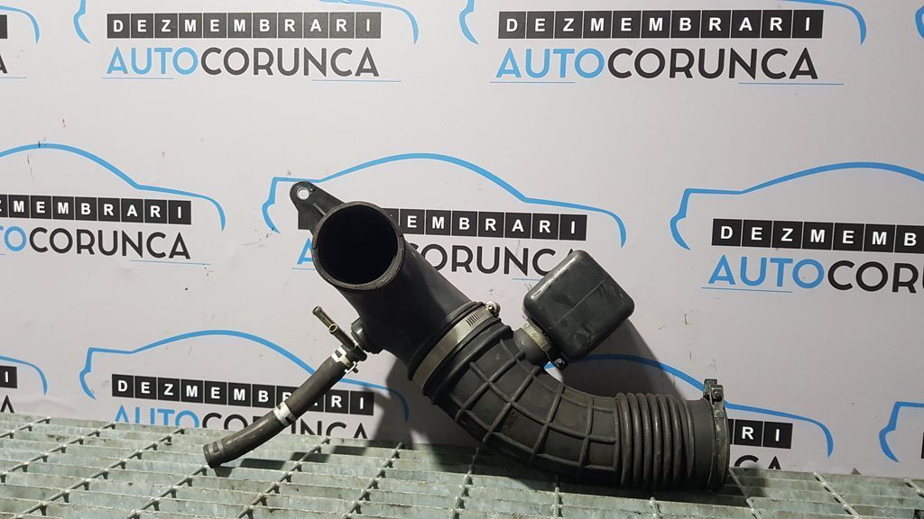 Furtun Suzuki Grand Vitara 1.6 Benzina 2006 - 2012 (351) Furtun conducta aer 1376165j1