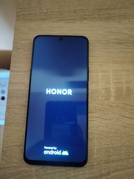Vând telefon Honor x8